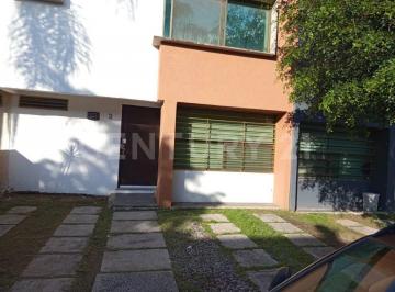 Casa en condominio · 105m² · 3 Recámaras · 2 Estacionamientos · Casa en Renta en Valdepeñas, Zapopan, Jal.