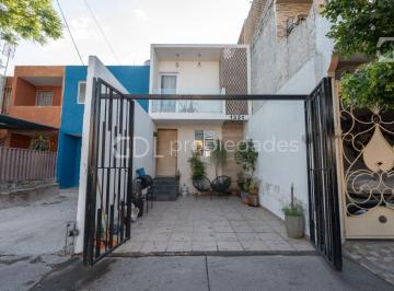 Casa de 2 habitaciones, Guadalajara · Zalate Casa a Unas Cuadras de Malecón en Venta