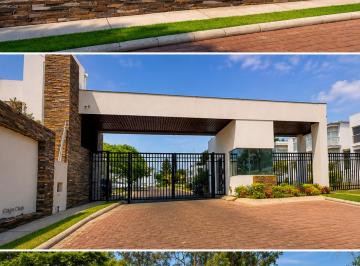 Casa de 4 habitaciones, San Pedro Tlaquepaque · Casa con Roof Garden y Recámara en Tercer Nivel, Excelente Ubicación