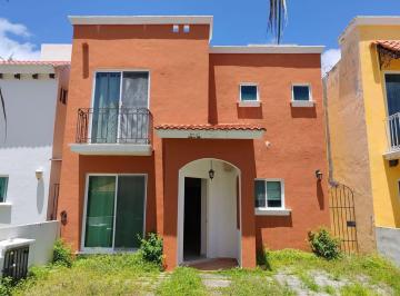 Casa · 180m² · 4 Recámaras · 2 Estacionamientos · Renta Casa Villa Magna Ciudad del Carmen