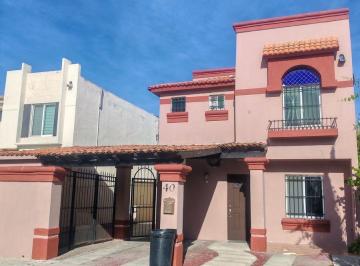 Casa · 180m² · 3 Recámaras · 2 Estacionamientos · Renta Casa en Villa Florencia Ciudad del Carmen