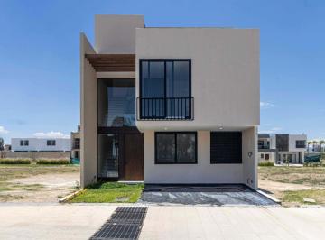 Casa en condominio de 4 habitaciones, Zapopan · Casa en Venta en Valle Imperial