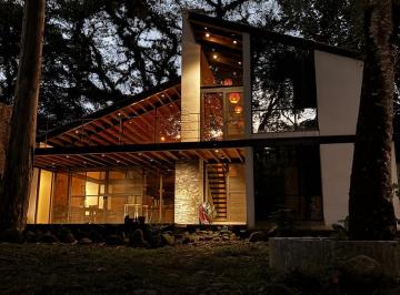 Casa de 3 habitaciones, Coatepec · Villa Pixquiac — Residencia Contemporánea con Río y Bosque de Niebla