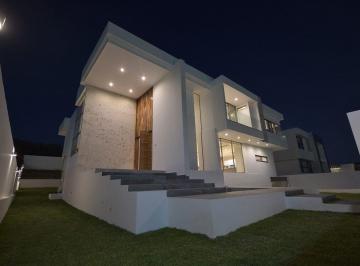 7b3162f88dd6527beddccc7d470c47b024b31d1f79e72d34e0f1e562f44f4b49 · Residencia de Lujo en Ayamonte | Arquitectura Contemporánea + Vistas Naturales