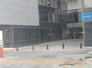 Local comercial · 150m² · 6 Estacionamientos · Local Comercial en Una de Las Mejores Zonas de Querétaro