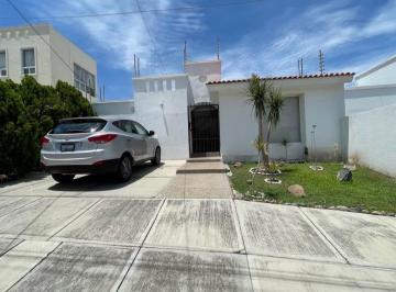 Casa · 323m² · 3 Recámaras · 2 Estacionamientos · Casa en Venta en Gran Jardin León Guanajuato Zona Norte