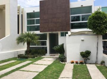 Casa · 260m² · 3 Recámaras · 3 Estacionamientos · Casa en Venta en Gran Jardin León Gto Zona Norte