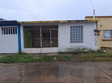 Casa de 3 habitaciones, Coatzacoalcos · Bonita y Amplia Casa en Coatzacoalcos, Veracruz