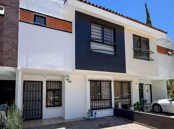 Casa de 3 habitaciones, San Pedro Tlaquepaque · Casa de 80 m² con 3 Recámaras en Renta en Parques del Bosque