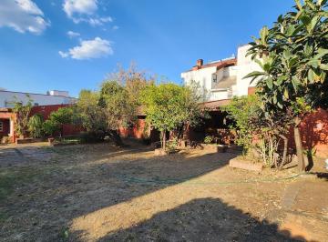 Terreno / Lote · 829m² · Terreno en Venta en Santa María de Guido a Unos Pasos de La Plaza Principal