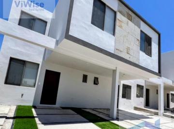 Casa · 105m² · 3 Recámaras · 2 Estacionamientos · Casa Nueva en Venta Muy Cerca de Blvd. Peñaflor