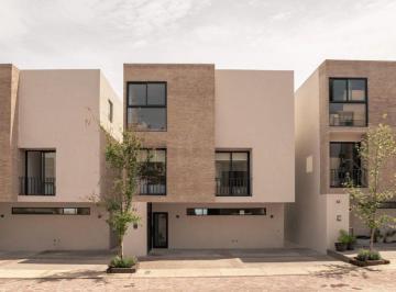 Casa en condominio de 3 habitaciones, El Marqués · Exclusiva Casa en Tierrapura, Zibatá | 3 Recámaras, Jardín y Acabados de Lujo