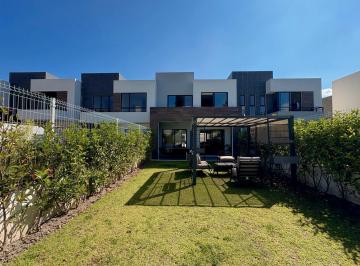 Casa en condominio · 130m² · 3 Recámaras · 2 Estacionamientos · Casa en Venta en Ocoyoacac Cerca de La Cdmx con un Gran Jardín