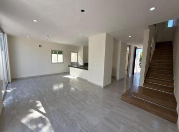 Casa · 160m² · 3 Recámaras · 2 Estacionamientos · Casa de Tres Habitaciones, en Venta Real Montejo