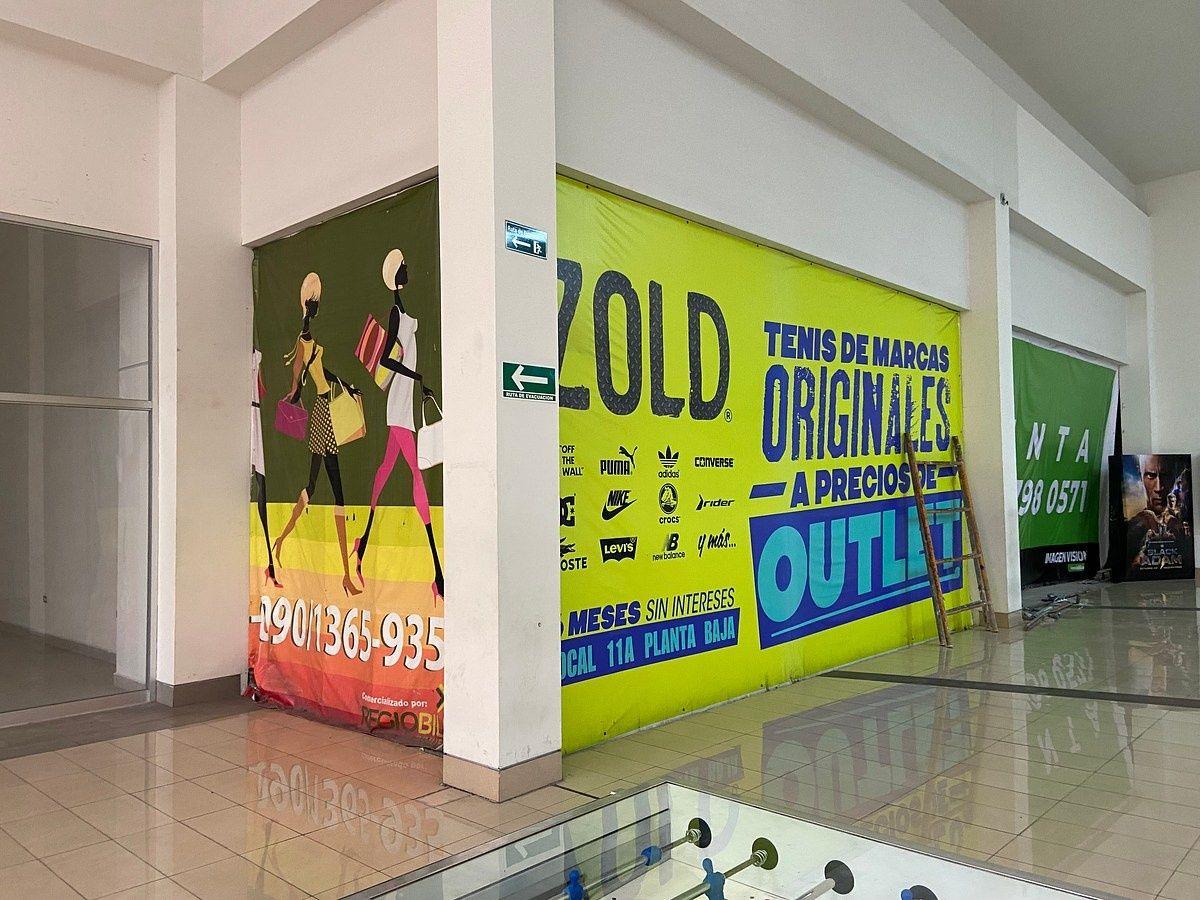 Commercial Space Located in Plaza Adana Lincoln, Monterrey, N.L.