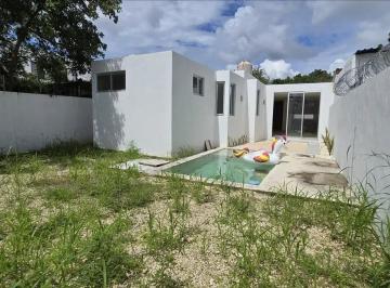 Casa · 178m² · 3 Recámaras · 3 Estacionamientos · Casa en Venta en Santa Maria Chuburna