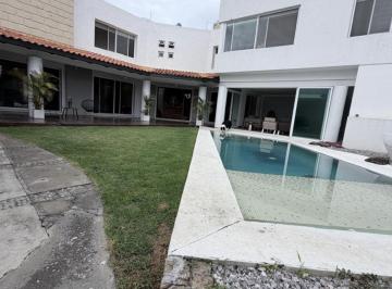 Casa · 520m² · 5 Recámaras · 4 Estacionamientos · Casa en Venta en Antonio Barona
