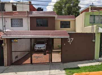 Casa de 3 habitaciones, Naucalpan de Juárez · Venta Casa Pirul, Jardines de San Mateo, Naucalpan de Juárez, Méx. a S F (D Z)