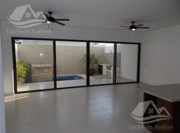 Casa · 220m² · 3 Recámaras · 2 Estacionamientos · Casa en Venta en Rio Cancun