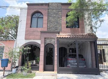 Casa · 168m² · 3 Recámaras · 1 Estacionamiento · 0142 - Casa en Venta en Apodaca en Colonia Vivienda Digna