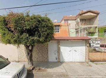 Casa de 3 habitaciones, Ecatepec de Morelos · Casa con 130 m² de Terreno y 3 Recámaras en Venta en Valle de Aragon 3ra Secc