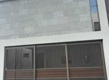 Casa · 120m² · 3 Recámaras · 2 Estacionamientos · Casa - Linares Centro