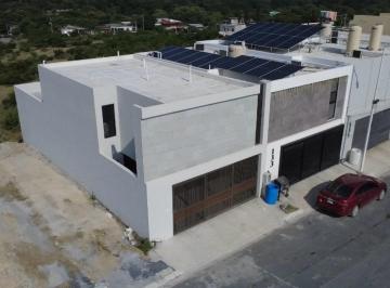Casa · 120m² · 3 Recámaras · 2 Estacionamientos · Casa - Linares Centro