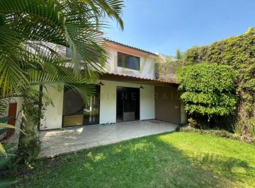 Casa de 4 habitaciones, Cuernavaca · Casa en Renta en Fraccionamiento Privado