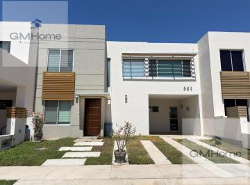 Casa · 190m² · 3 Recámaras · 2 Estacionamientos · Casa en Renta en Coto Diamante