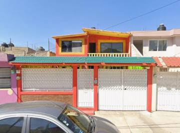 Casa de 3 habitaciones, Tultitlán · Casa en Venta en Izcalli del Valle, Tultitlán