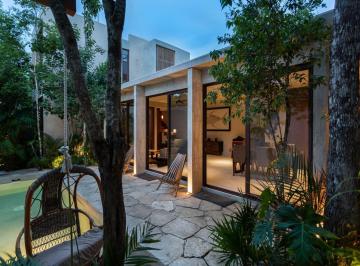 Casa · 197m² · 2 Recámaras · 2 Estacionamientos · Villa Amueblada con Alberca en Venta La Veleta Tulum