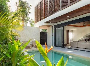 Casa · 415m² · 5 Recámaras · 2 Estacionamientos · Villa con Alberca y Rooftop en Venta Aldea Zama Premium Tulum