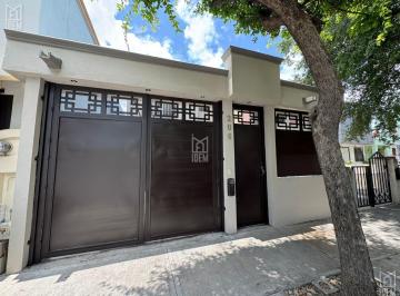 Casa · 120m² · 3 Recámaras · 1 Estacionamiento · 0762 - Casa en Renta Magnolias Apodaca