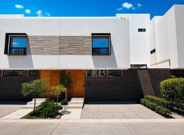 Casa de 3 habitaciones, Zapopan · Casa en Venta Munah Residencial