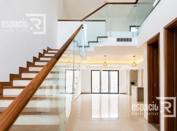 Casa · 325m² · 4 Recámaras · Casa en Valle Escondido con Recamara en Planta Baja