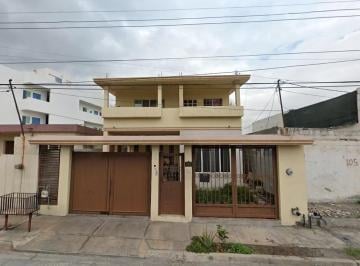 Casa de 4 habitaciones, San Nicolás de los Garza · Venta de Casa en Colonia Lomaos del Roble 1.er Sector San Nicolas de Los Garza