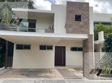 Casa · 3 Recámaras · 2 Estacionamientos · ¨renta¨ Casa 3 Rec. Resd. Cumbres