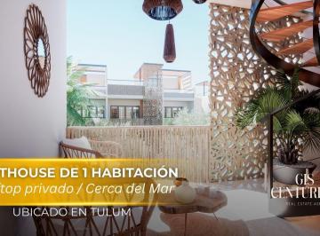Departamento · 44m² · 1 Recámara · 1 Estacionamiento · Penthouse de 1 Habitación en Venta en Tulum a Poca Distancia de La Playa | Alberca y Rooftop Privado
