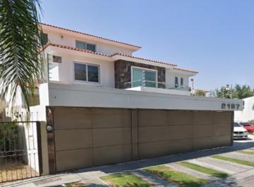 Casa de 6 habitaciones, Zapopan · Venta de Casa en Zapopan Jalisco Bugambilias