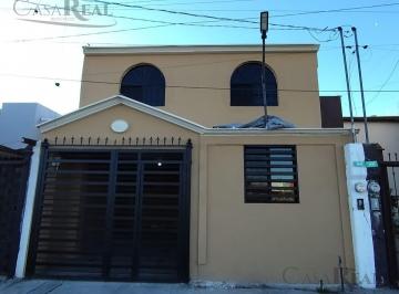 Casa · 146m² · 3 Recámaras · 1 Estacionamiento · Casa en Venta con Recámara en Planta Baja en Tierra y Libertad Chihuahua