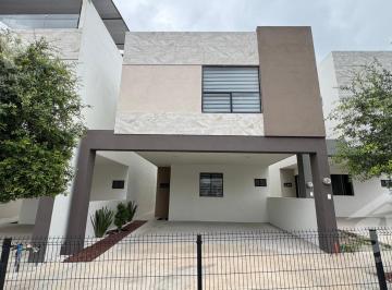 Casa · 152m² · 3 Recámaras · 2 Estacionamientos · Casa de 2 Plantas en Venta Dominio Cumbres
