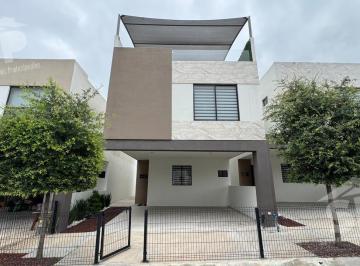 Casa · 183m² · 3 Recámaras · 2 Estacionamientos · Casa de 3 Plantas en Venta en Dominio Cumbres