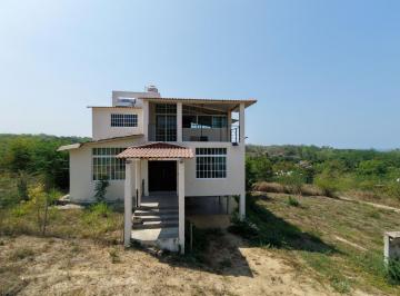 Casa · 600m² · 3 Recámaras · 1 Estacionamiento · Casa en Esperanza