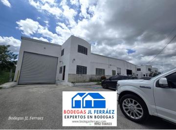 Bodega comercial de 2 habitaciones, Mérida · Bodega de 490 m². C/anden de Carga Periferico Pte