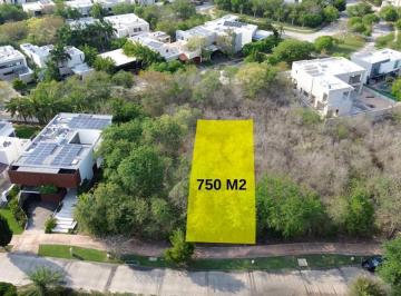 Terreno / Lote · 750m² · Terreno en Yucatan Country Club de Golf Paseo Jaguar