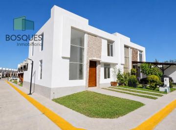 Casa de 3 habitaciones, San Juan del Río · Casa en Renta, Fracc. Bosques de San Juan