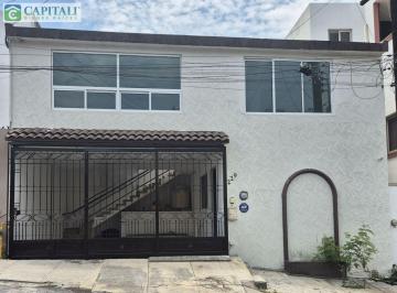Casa · 235m² · 3 Recámaras · Casa - Las Cumbres 5 Sector a