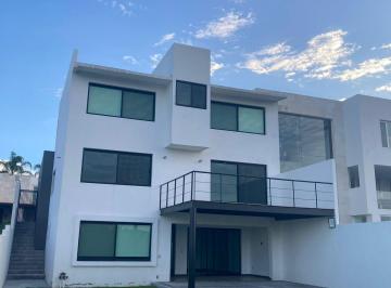 Casa de 4 habitaciones, Querétaro · Casa en Renta