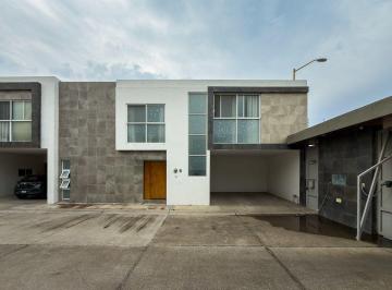 Casa en condominio · 194m² · 4 Recámaras · 2 Estacionamientos · Casa en Venta en Viña Real