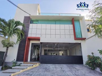 Edificio · 470m² · 6 Estacionamientos · Renta o Venta Oficinas Cerca del Puerto Ciudad del Carmen